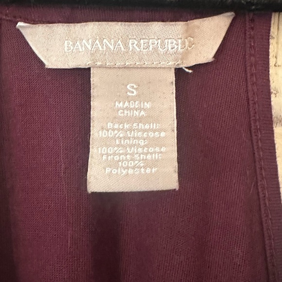 Banana Republic | Burgundy Cowl Neck Sleeveless Top - Picture 4 of 7
